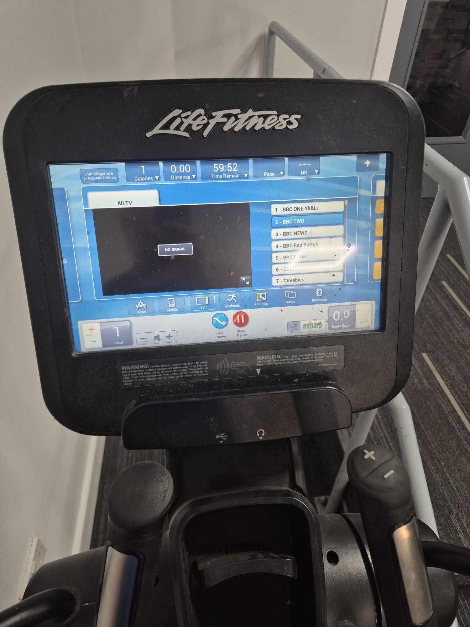Used Life Fitness Cross Trainer 95x Elevation Discover SE Crosstrainers — photo 3