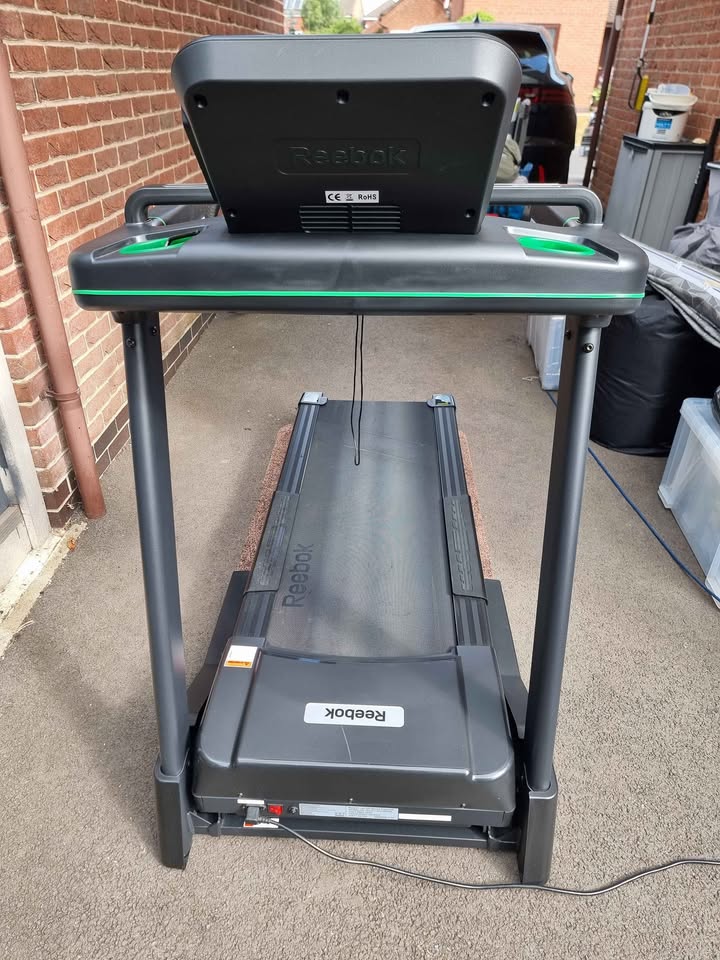 Used Reebok Fitness Reebok Jet 200 treadmill in good working condition — photo 5