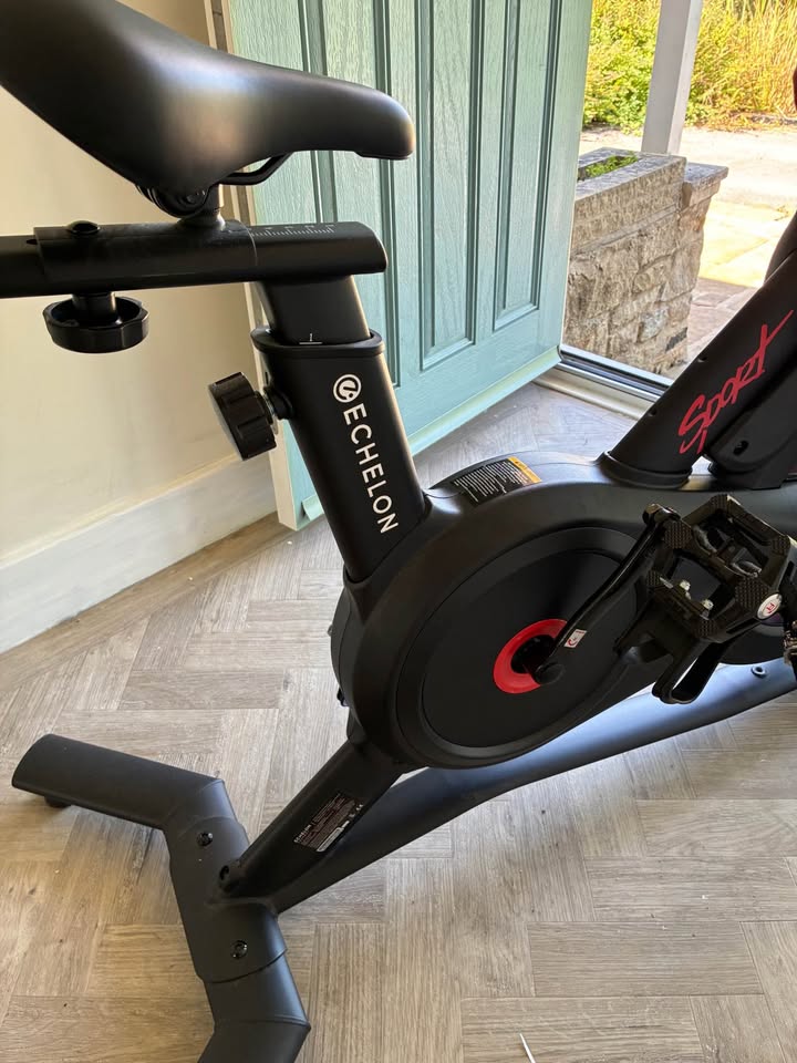 Used Echelon Connect Sport Smart Exercise Bike – Excellent Condition Spin Bikes — photo 2