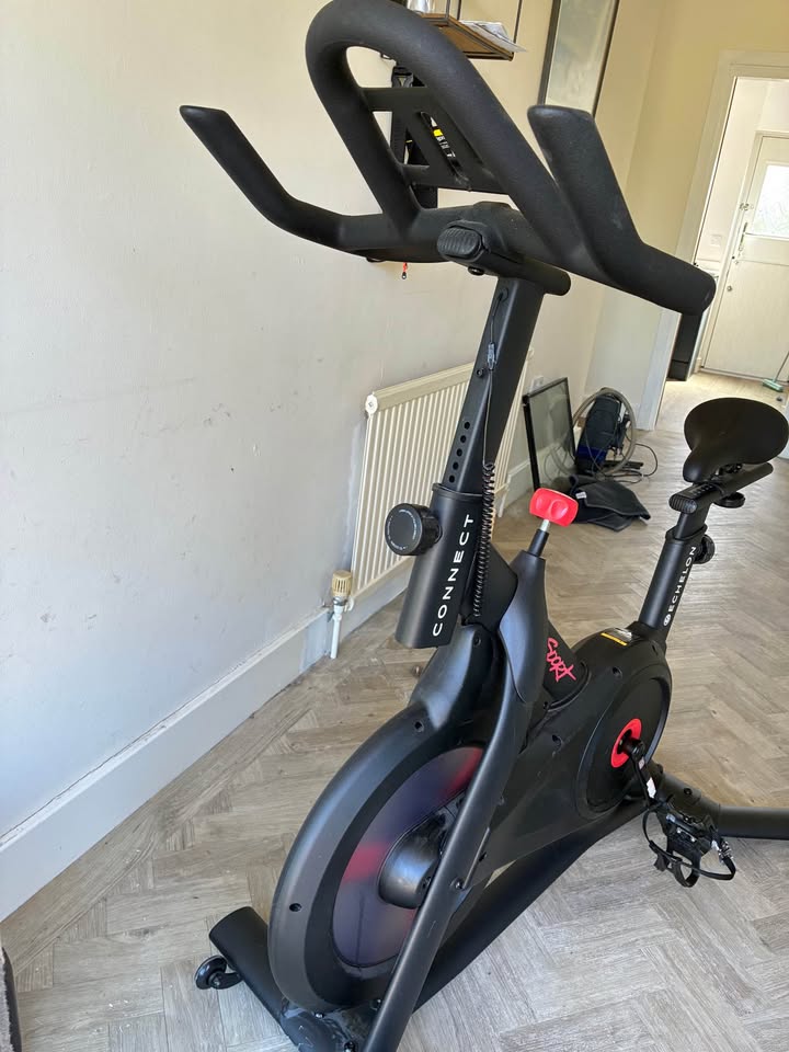 Used Echelon Connect Sport Smart Exercise Bike – Excellent Condition Spin Bikes — photo 5