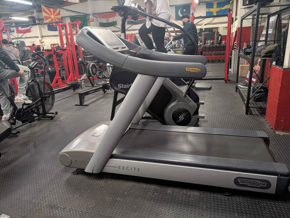 Used Technogym Techno Gym Excite Commercial Treadmill - Just serviced — photo 3