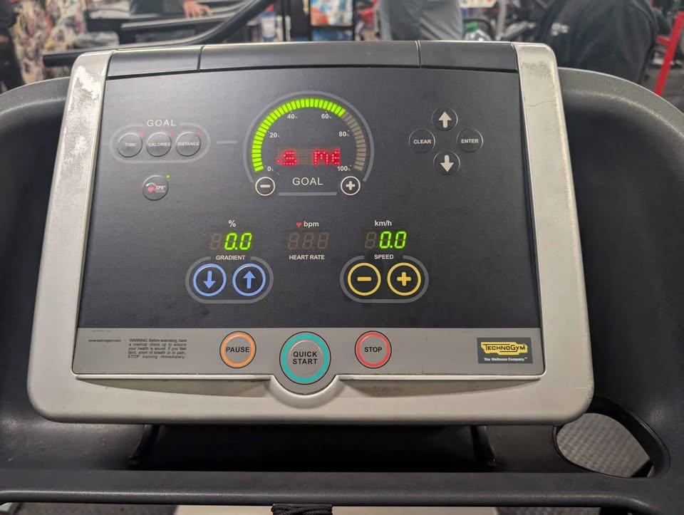 Used Technogym Techno Gym Excite Commercial Treadmill - Just serviced — photo 2