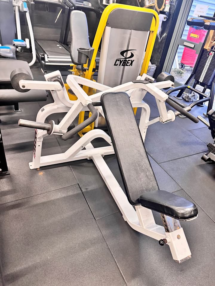 Used Precor incline fly Plate Loaded Machine — photo 2