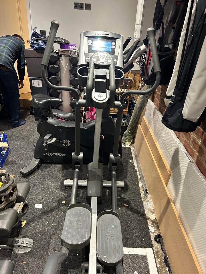 Used Life Fitness Cross Trainer Crosstrainers — photo 2