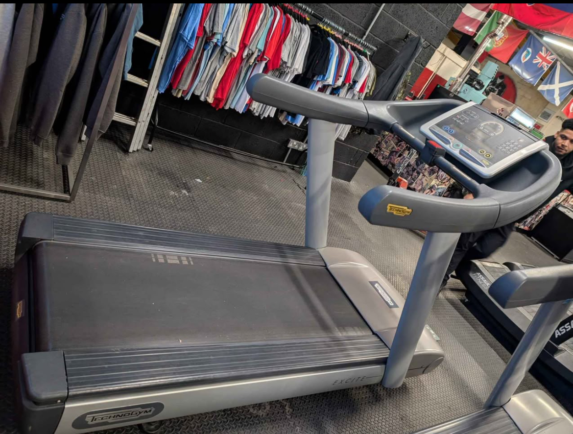 Used Technogym Techno Gym Excite Commercial Treadmill — photo 3