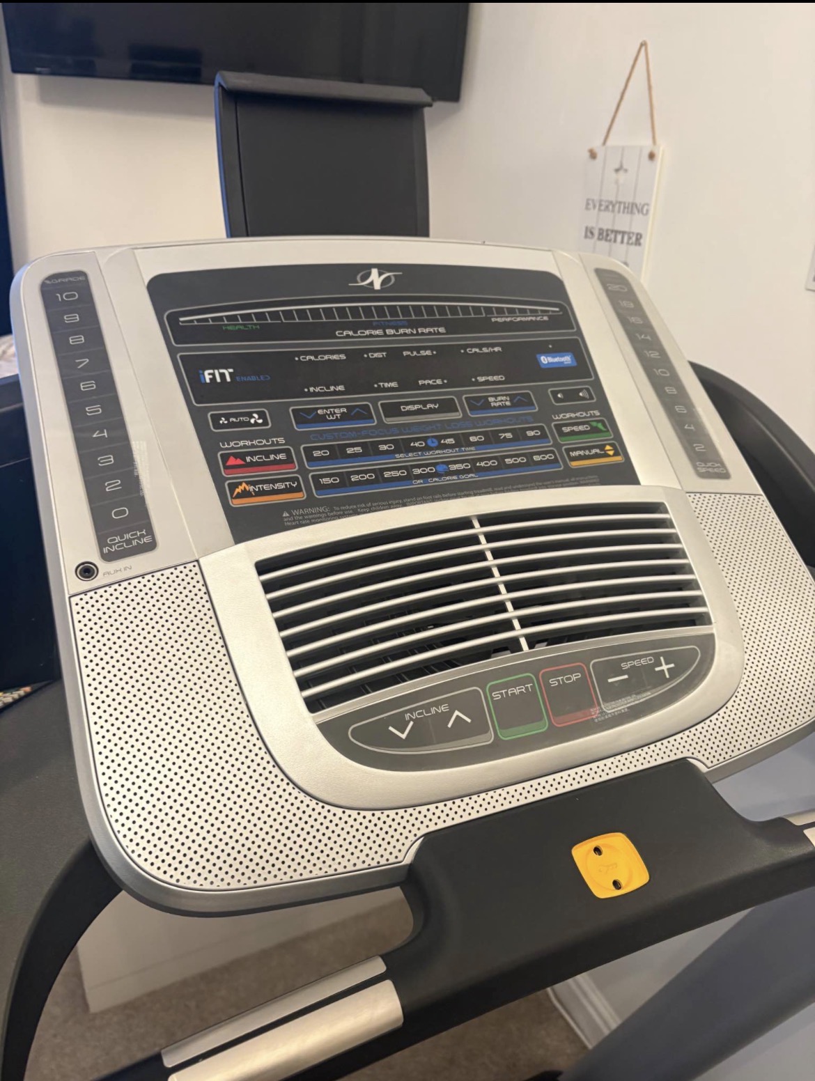 Used NordicTrack Nordic track C700 treadmill — photo 2