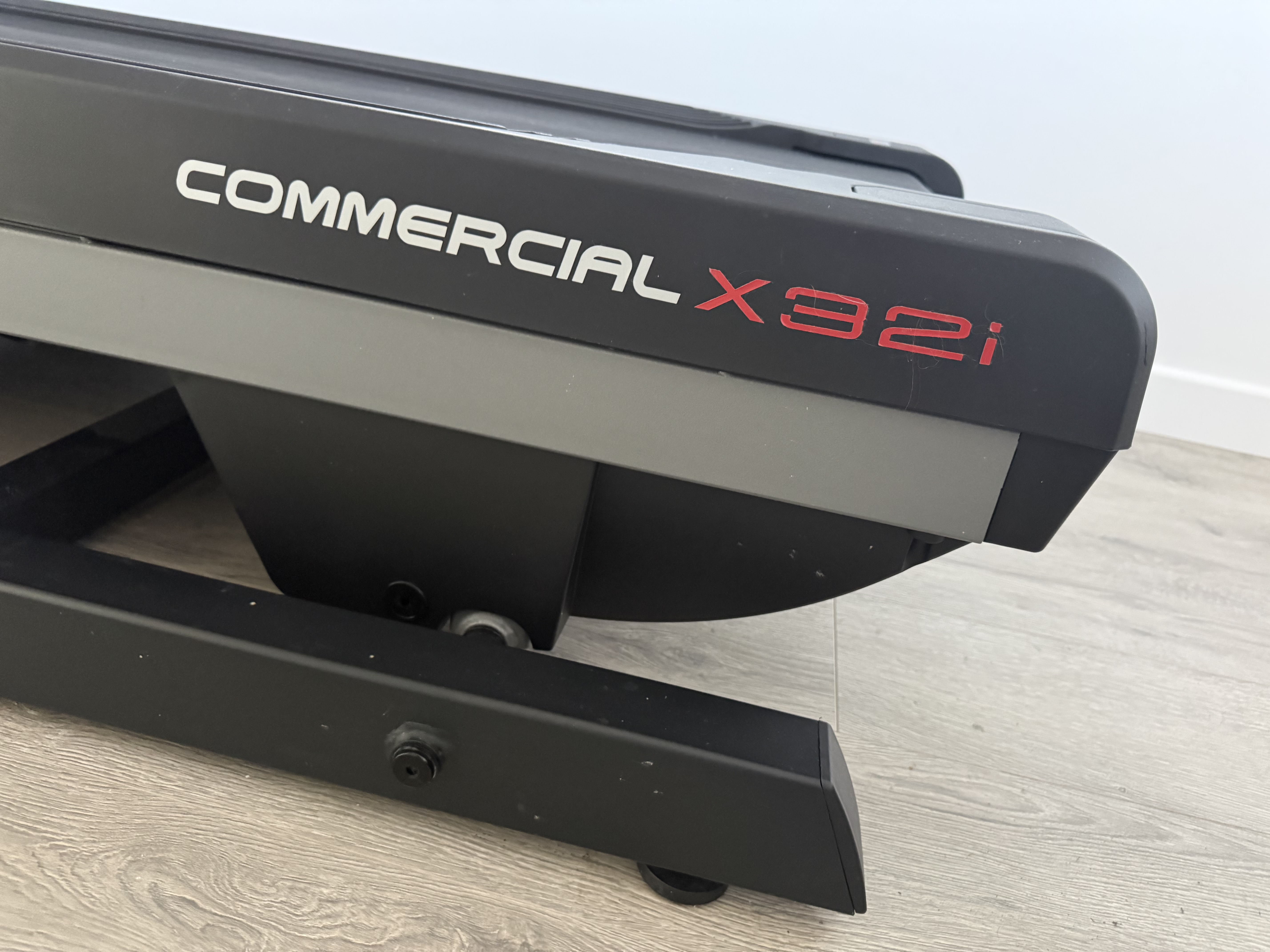 Used NordicTrack Commercial x32i Treadmill — photo 4