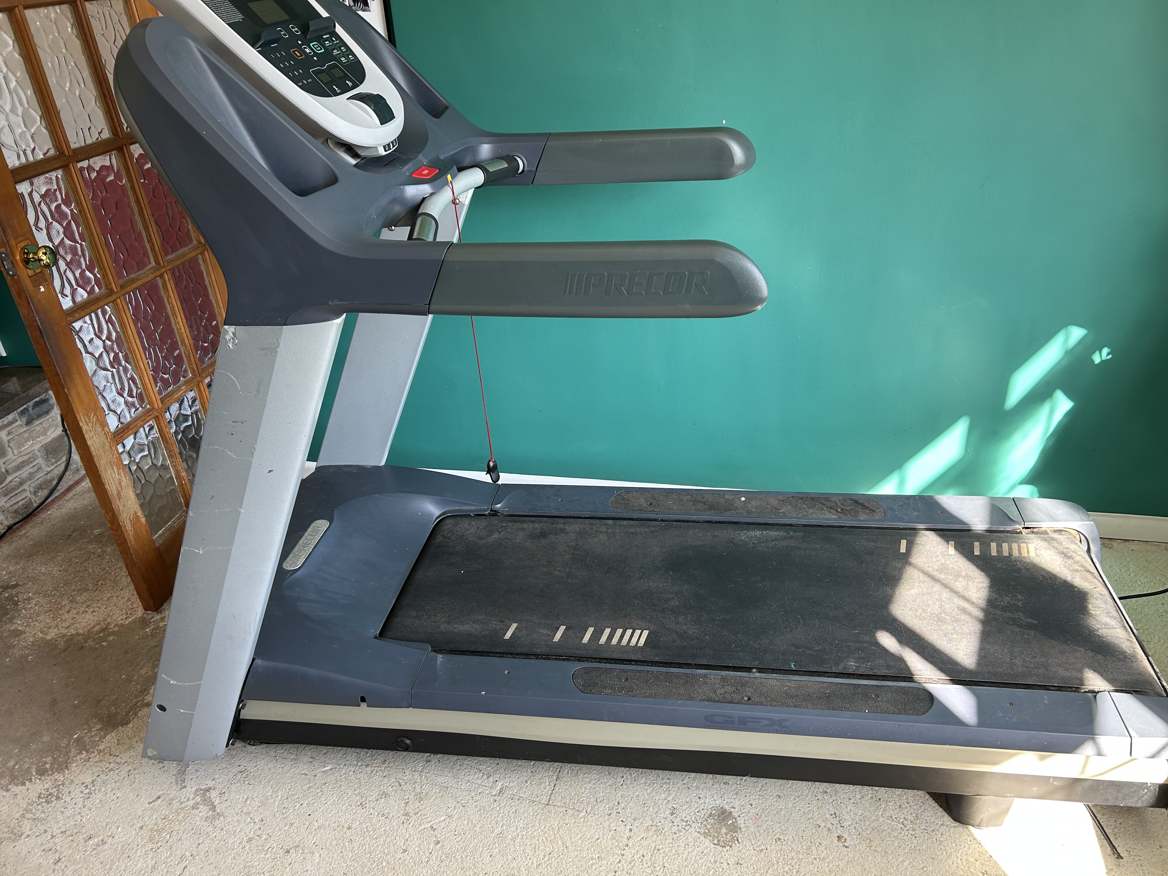 Used Precor Experience Precor TRM835 Treadmill — photo 2