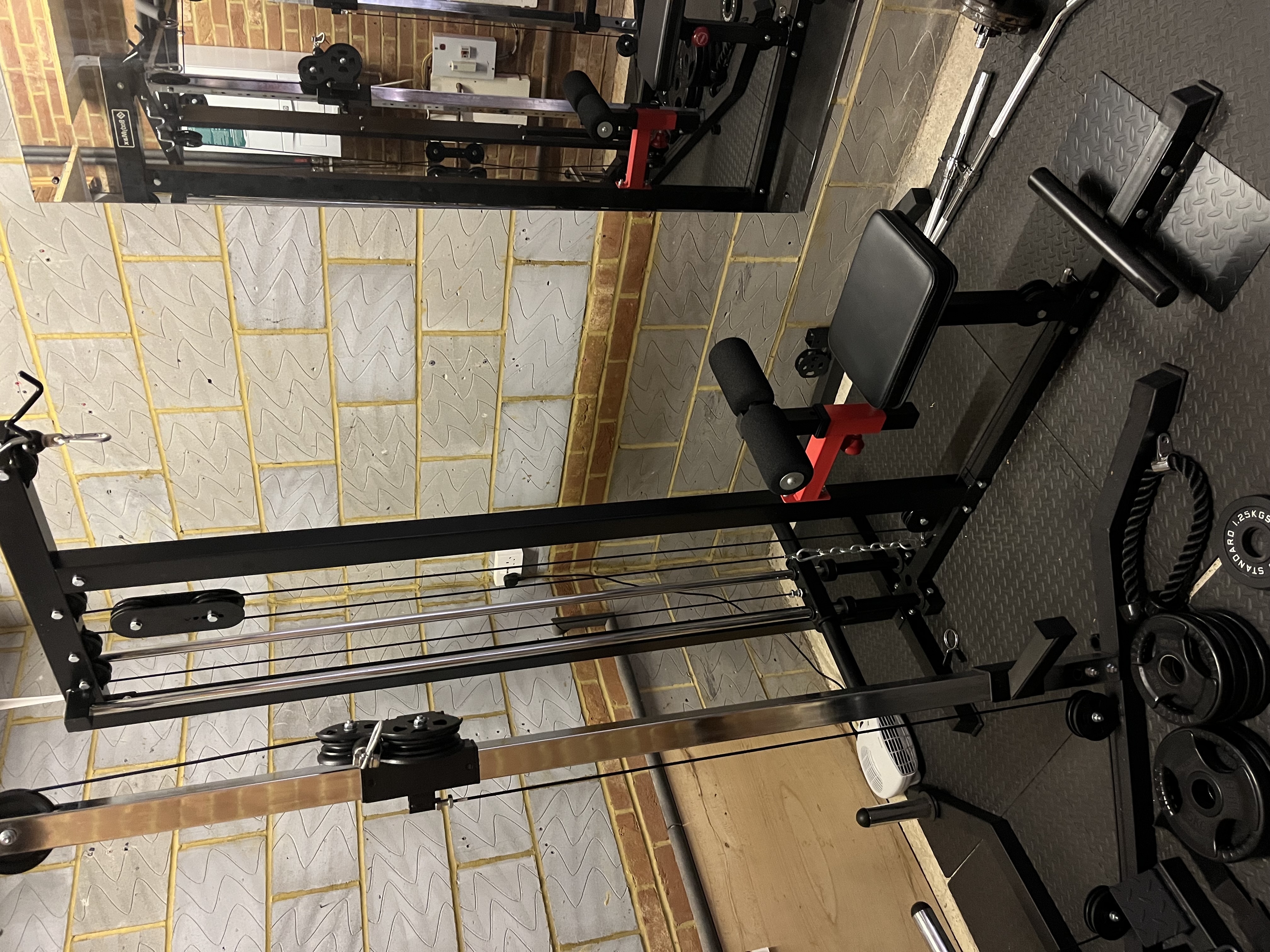 Used Lat pulldown machine , plate loaded . Plate Loaded Machine — photo 2